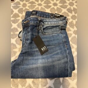 Kut from the Kloth Catherine mid rise boyfriend jeans 8 nwts